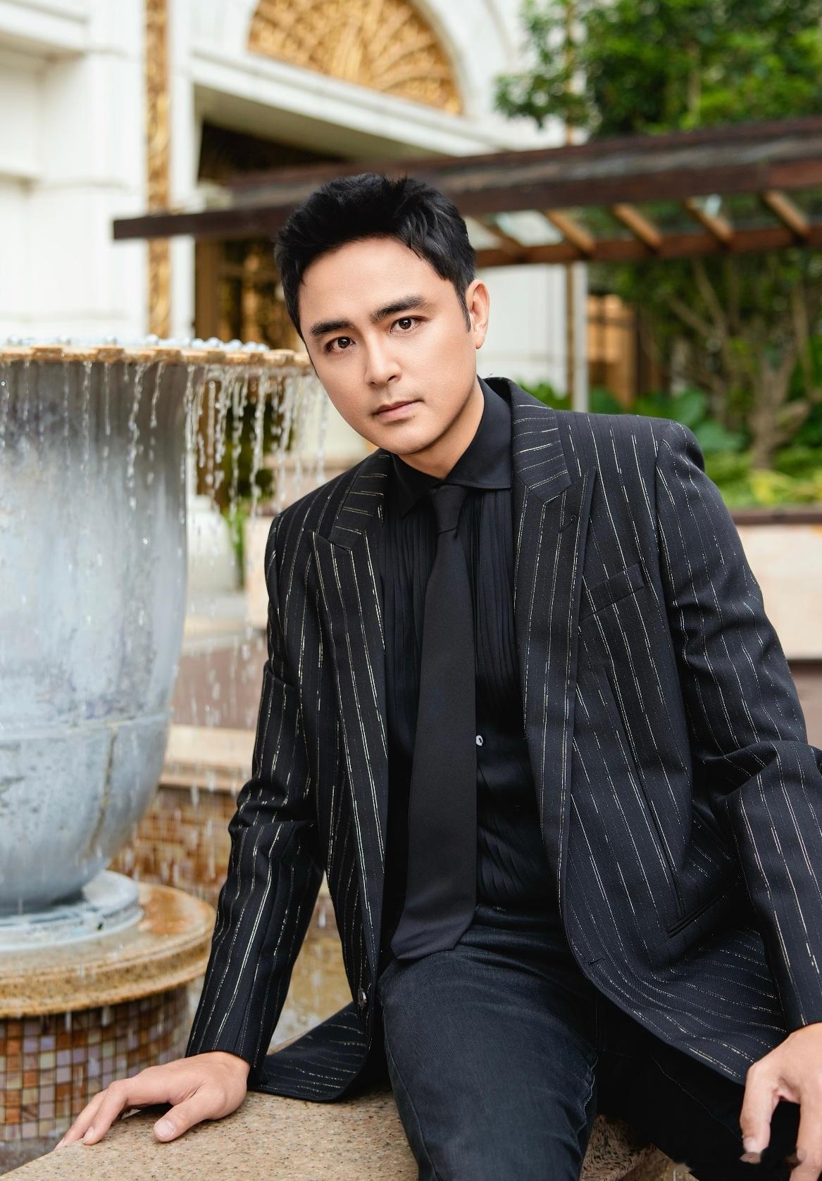 明道你是刚从工地回来吗偶遇明道刚刚从工地回来 你们就这样继续调侃男神吧！明道一点