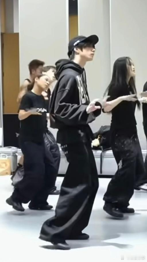 瘦瘦的美美的薄薄的