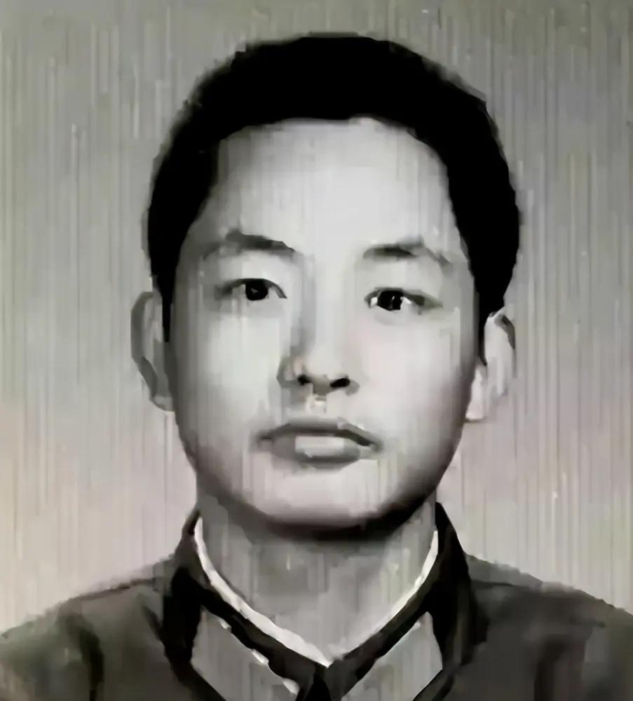 1984年，一名我军排长在山中巡逻时，突然发现三名解放军战士向他靠近，并向他打招
