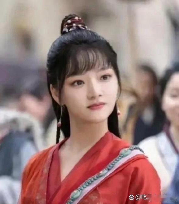 任敏太吃妆造了，被吐槽的《玉骨遥》换了个发型，都能直接演黄蓉了 ​​​