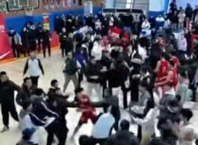 新华社转发耐高打架事件处罚结果：3名打架球员被禁赛一年1月22日讯 在此前举行的