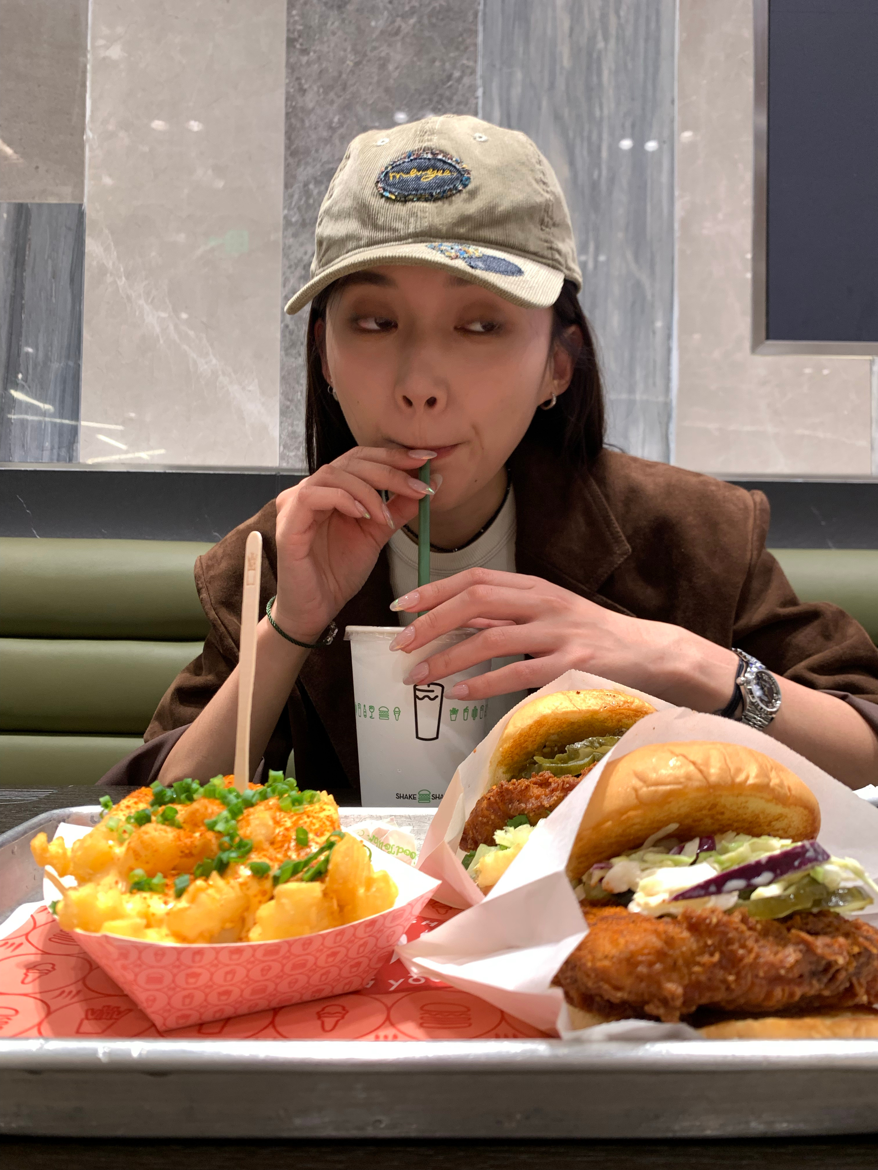 飞哪哪暴雨天天都在飞天天都在延误表情如图 ​​​