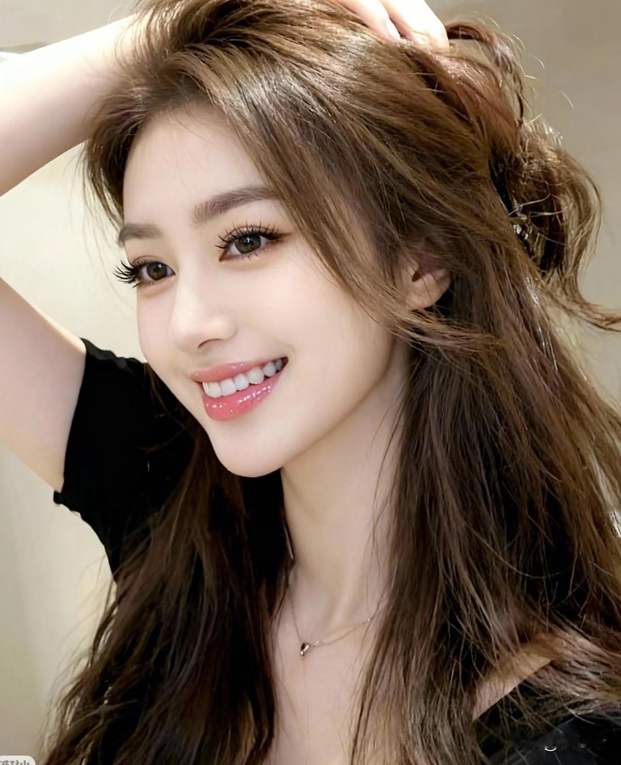 别总攥着回忆不放
 
记忆就像倒在手心的水
摊开也好 握紧也罢
终究会从指缝 一