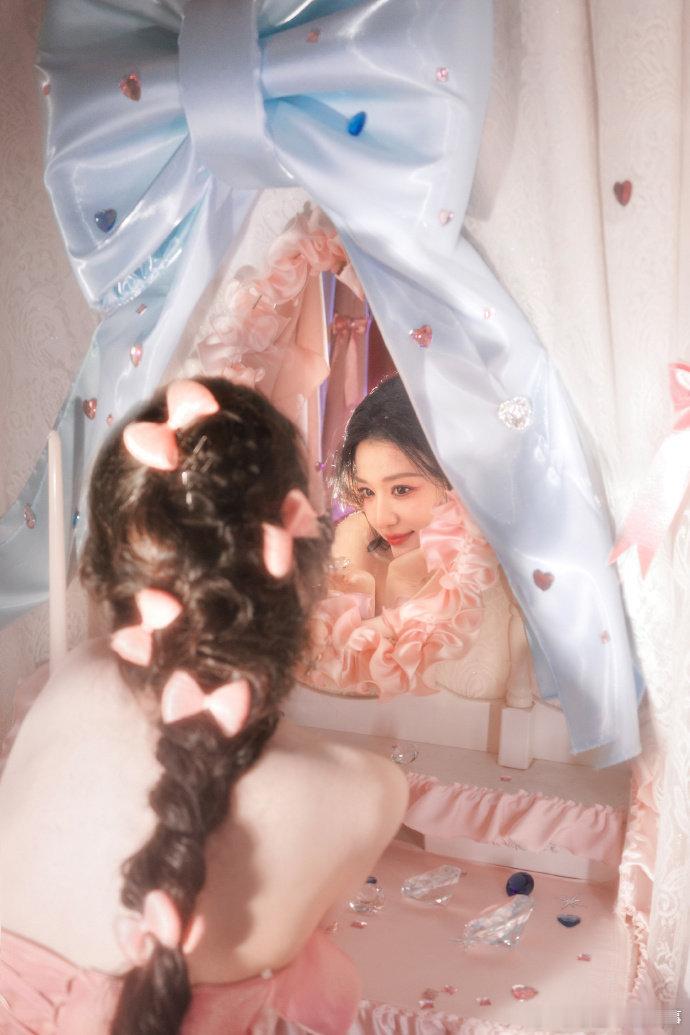 明月录锦衣卫给王楚然跳舞庆生 笑不活了！锦衣卫秒变男团爱豆，为庆生现场跳团舞，《