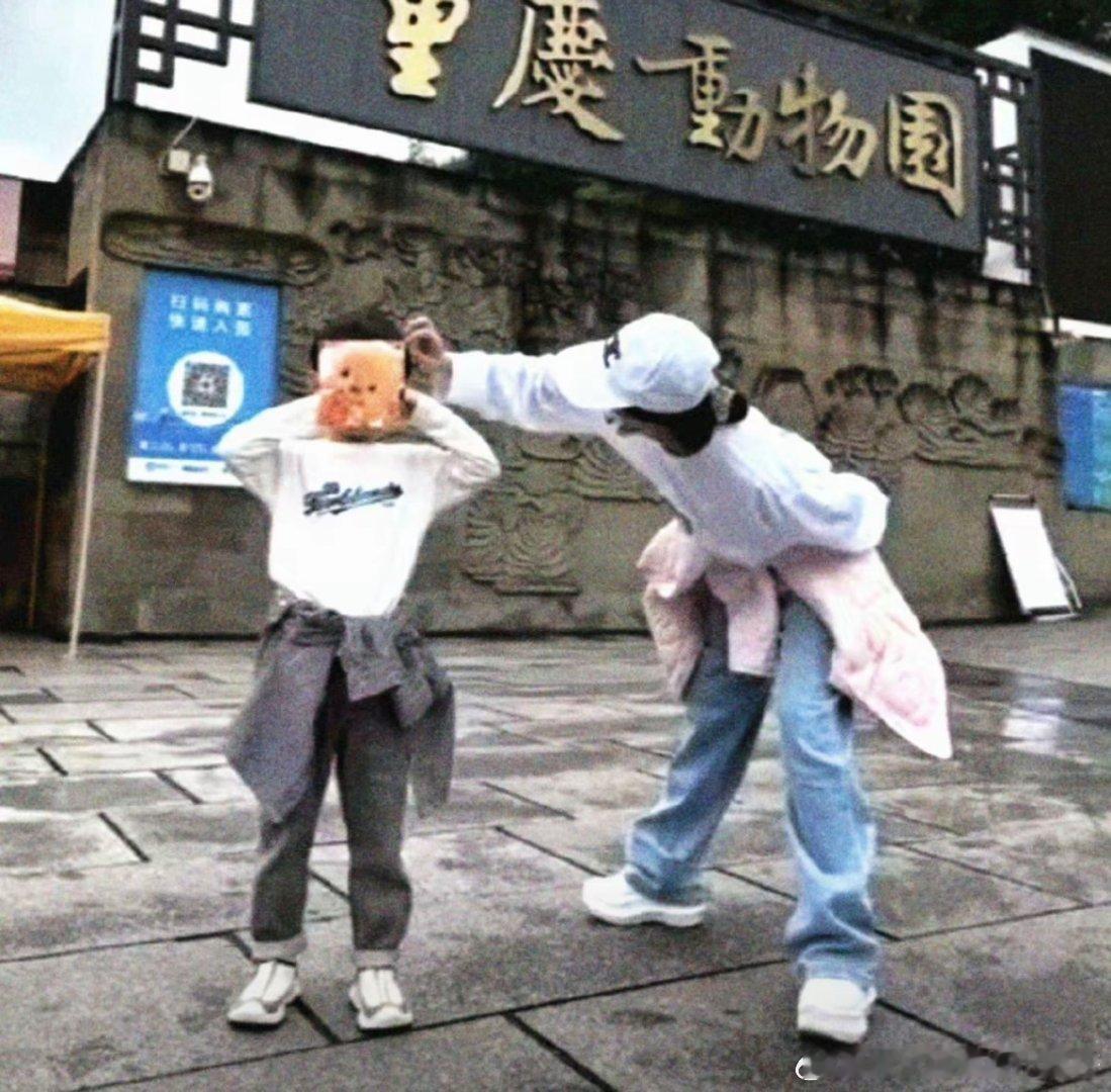 丽颖姐姐的儿子想想都长这么高了呀！时间真的很快啊[抱一抱][抱一抱][抱一抱][
