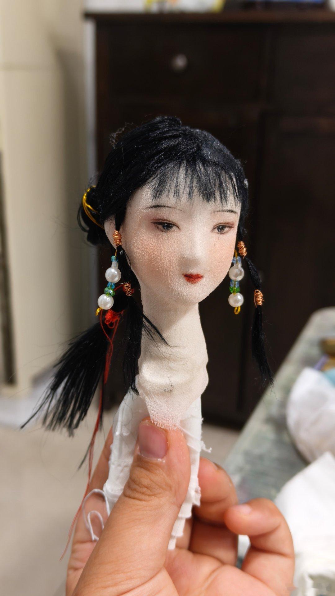 破产的皇宫剃了一半头的四妹妹（还没粘，凤冠困扰了我一整天，以为选个难的可以把技艺