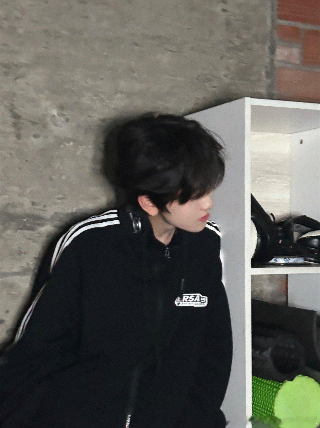 左奇函 💙左奇函李浩宇 💙左奇函 四代第一rap担天使也就那样吧 跟你比起来