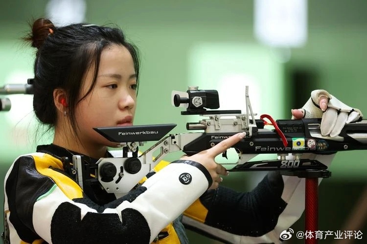 00后含量超高的中国冬奥代表团还记得巴黎奥运会的时候，两个00后射击奥运冠军火遍