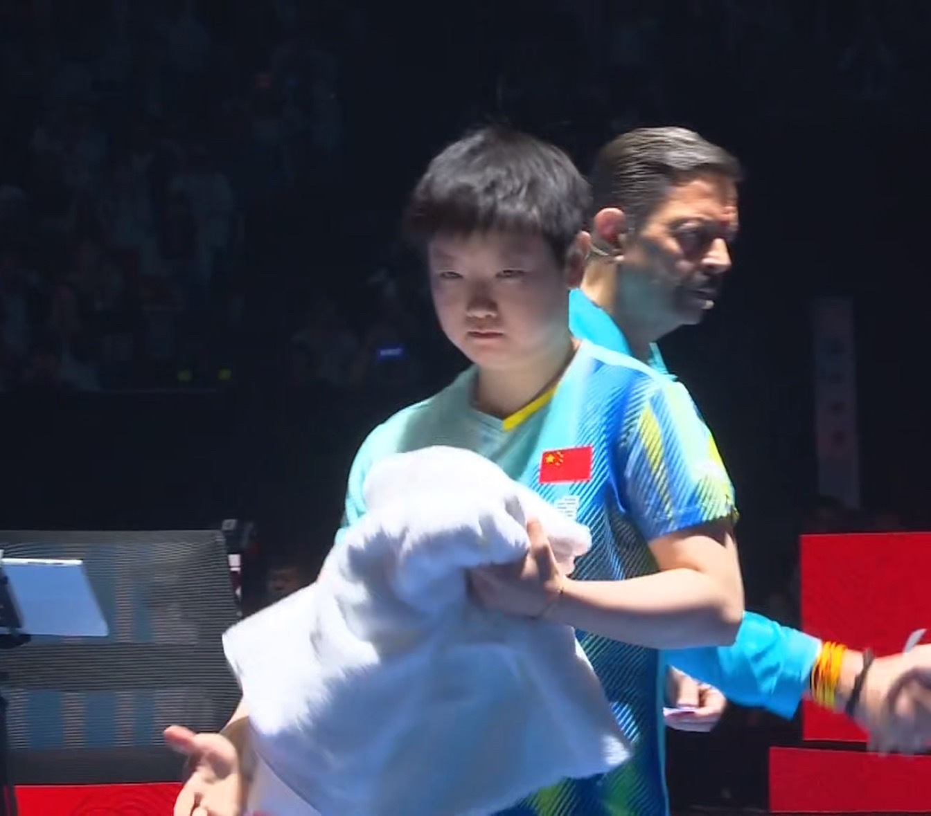 队服这东西 还得看上身 