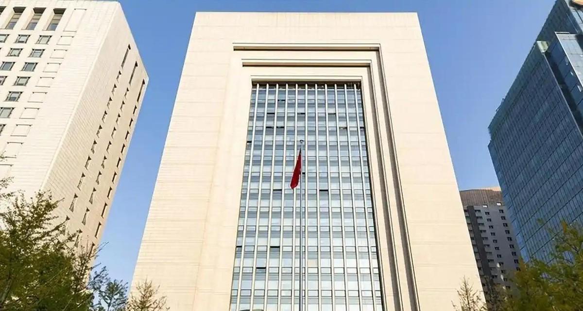 中国司法部8月19日一纸阻断令，直接把欧盟伸向京东收购案的长臂给剁了回去。这边布