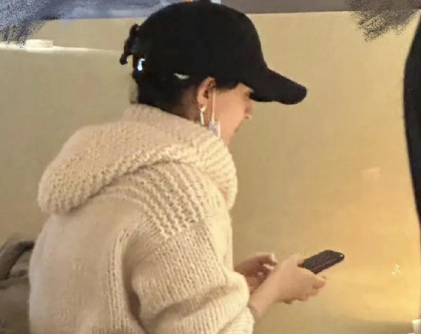 赵丽颖，登上热搜！

1月9日下午，赵丽颖再度登上热搜，不过这次不是因为冯绍峰，