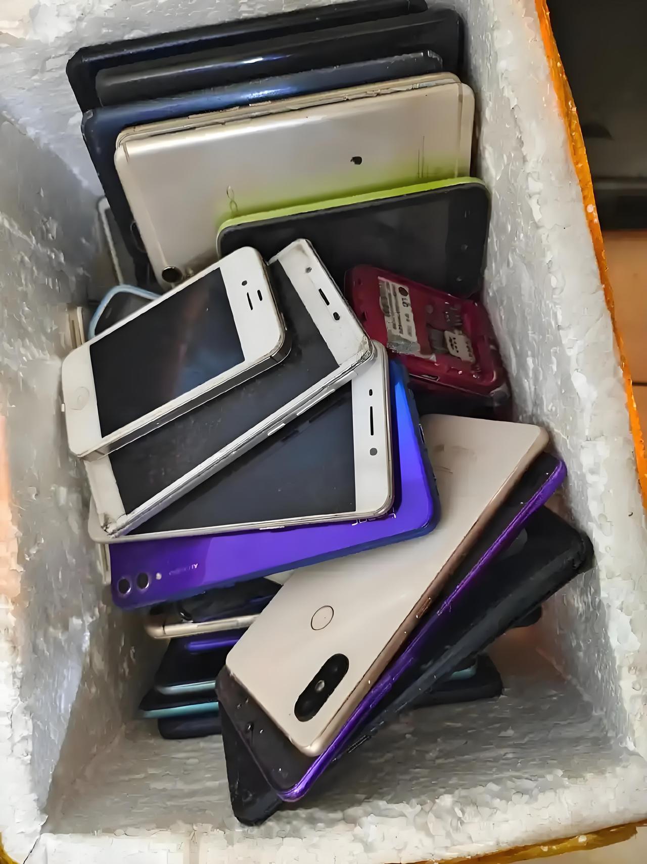 旧手机的数据安全保护绝对不能掉以轻心。很多人淘汰旧手机时会拿去置换或卖二手，却不