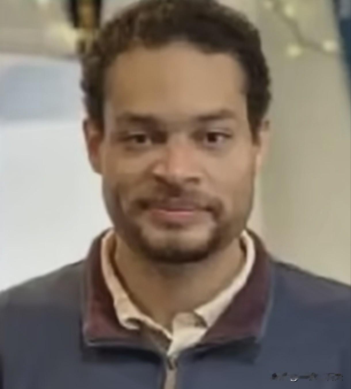 美国白宫记者协会晚宴遭
           枪击案庭审
       4月27