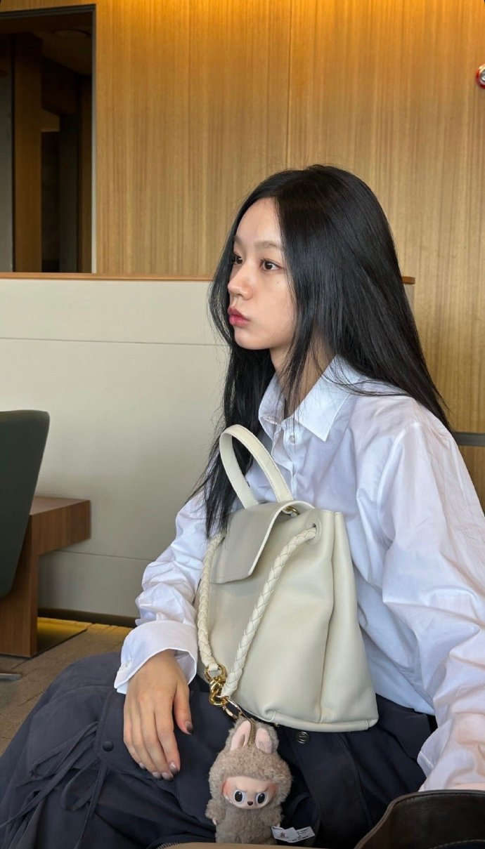 李惠利也晒了labubu李惠利也有labubu 李惠利更新ins story，欧