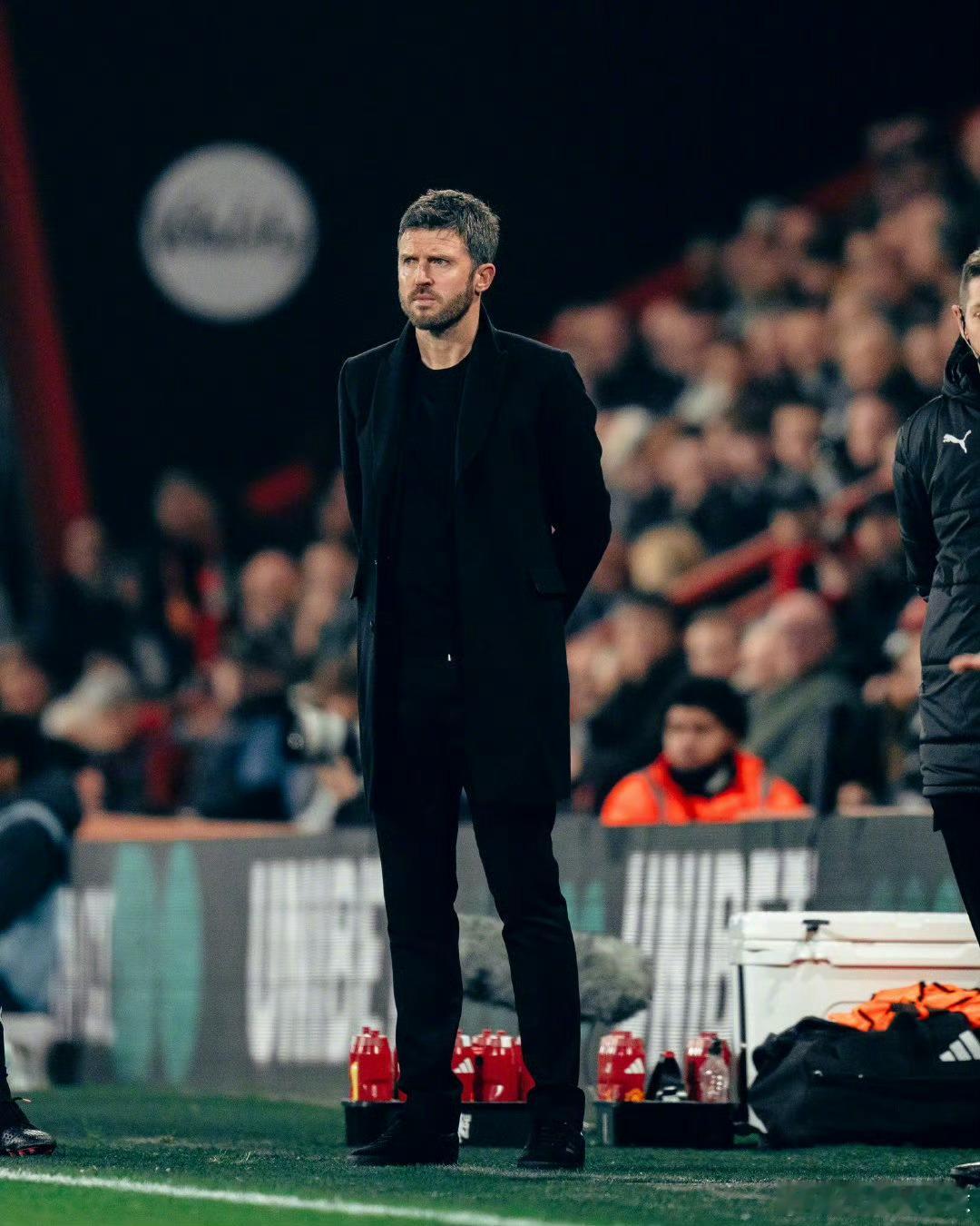 英超本轮焦点赛事来袭，曼联主场对阵利兹联。统计显示，两队近10场英超联赛交锋，曼