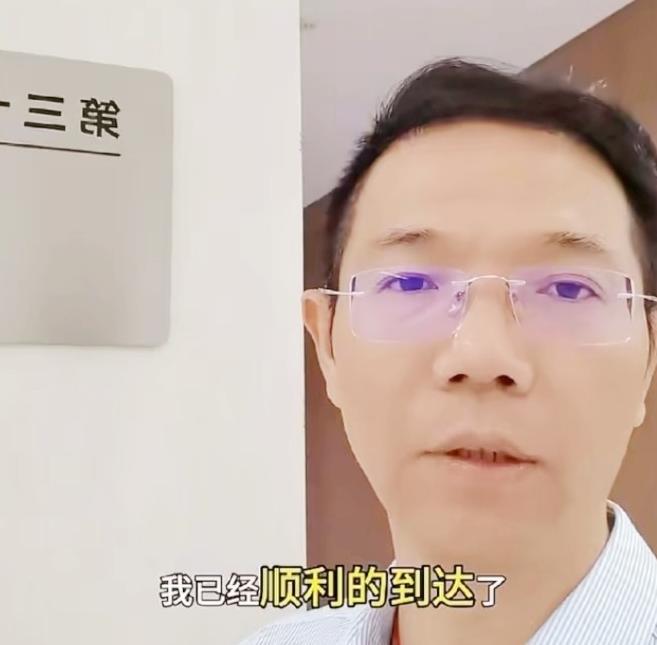 求懂行的！


李圣律师遇到的誊录时间问题确实有点蹊跷。
标着四小时的光盘，
实