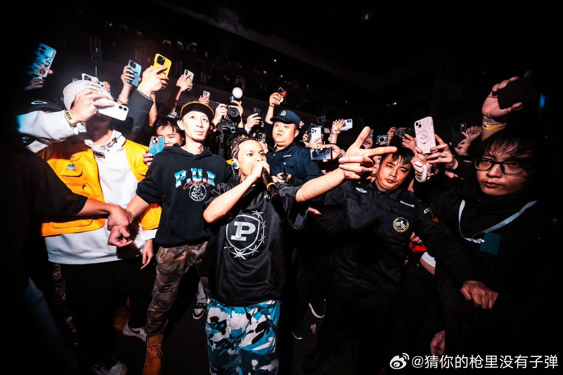 布瑞吉的音乐永远是对的 布瑞吉的音乐自带辨识度，《77%》曲风多元却风格统一，听