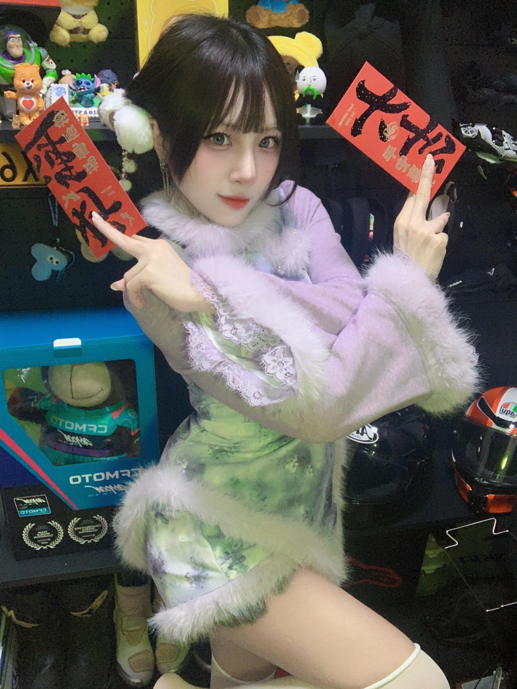 新年快乐 一直都要收到好多的爱~