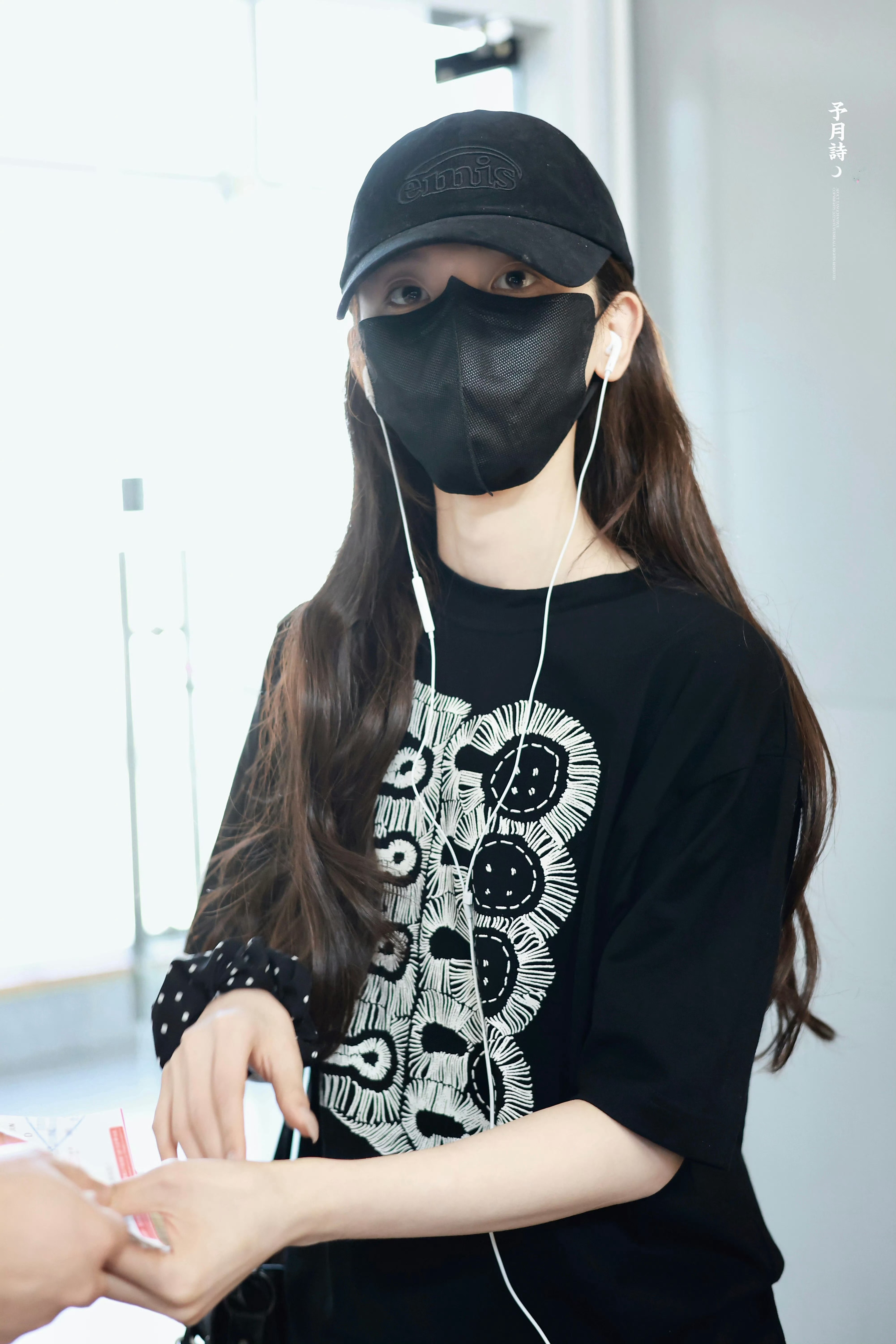 杨超越  开始想念回北京的我女好好休息期待下次见