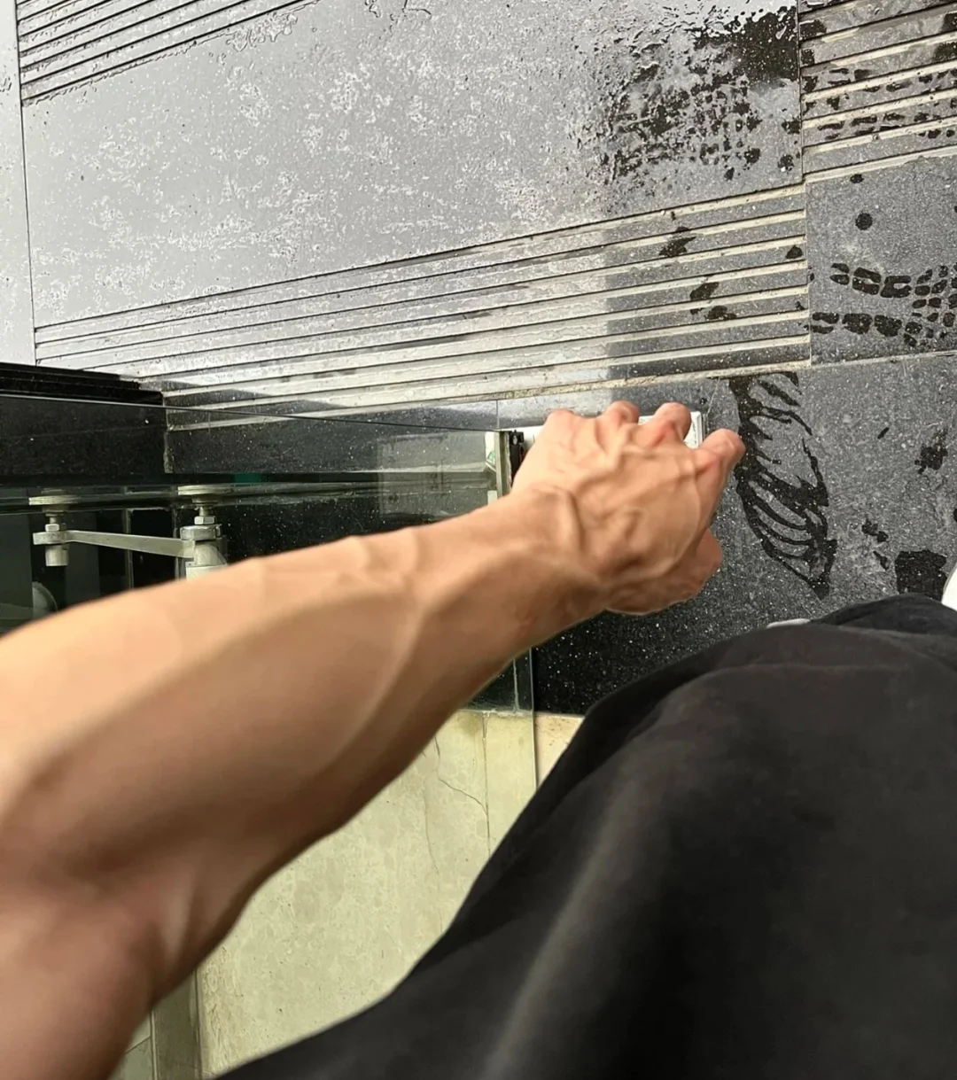 你不乖的话 我可就要打人了手控