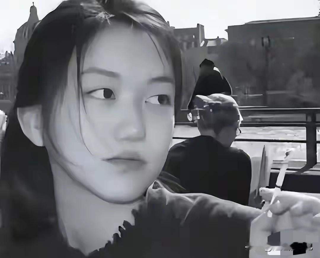 李亚鹏能指望的只有她了！
海哈金喜带着女儿离开了，因为实在太失望，从有房子到租房