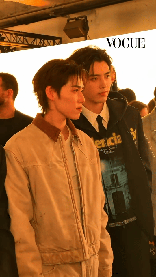 陈飞宇pp秀场同框 没有预兆没有预警，就这样猝不及防地同框了！建议把这个画面全球