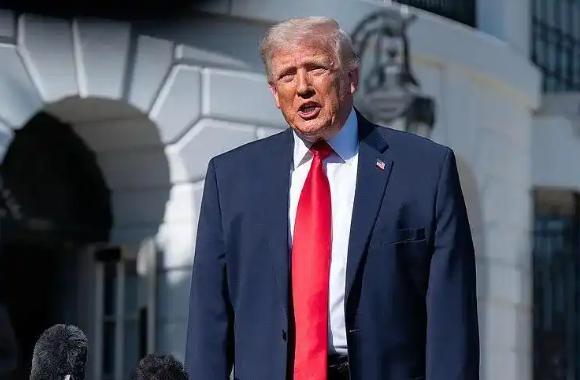 美国名嘴可谓一针见血，美国打伊朗纯纯是应以色列的要求，目标就是搞垮伊朗政权更绝的