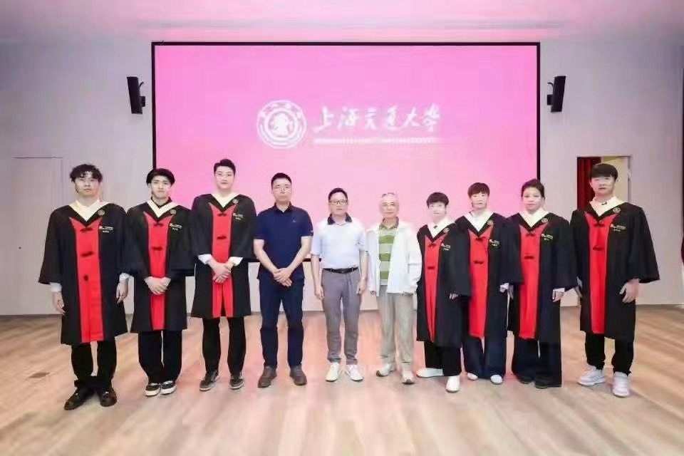 孩子毕业了好激动当妈的不应该给自己买点啥嘛？好的，应该。 
