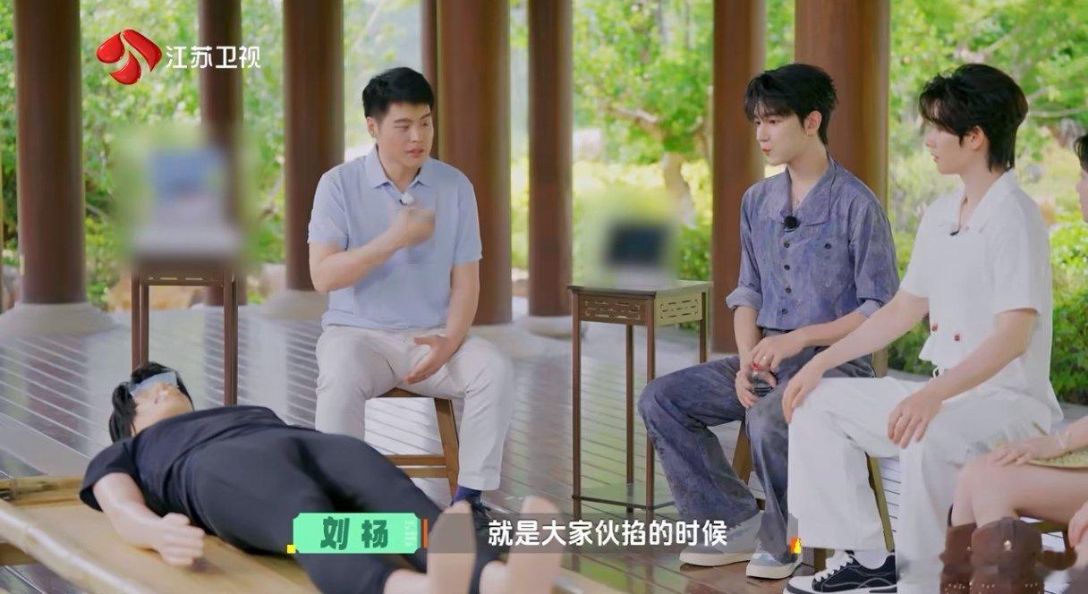 中暑后的正确急救方法 国医少年志 跟着节目才搞懂，环境温度超皮肤温度时，光吹热风
