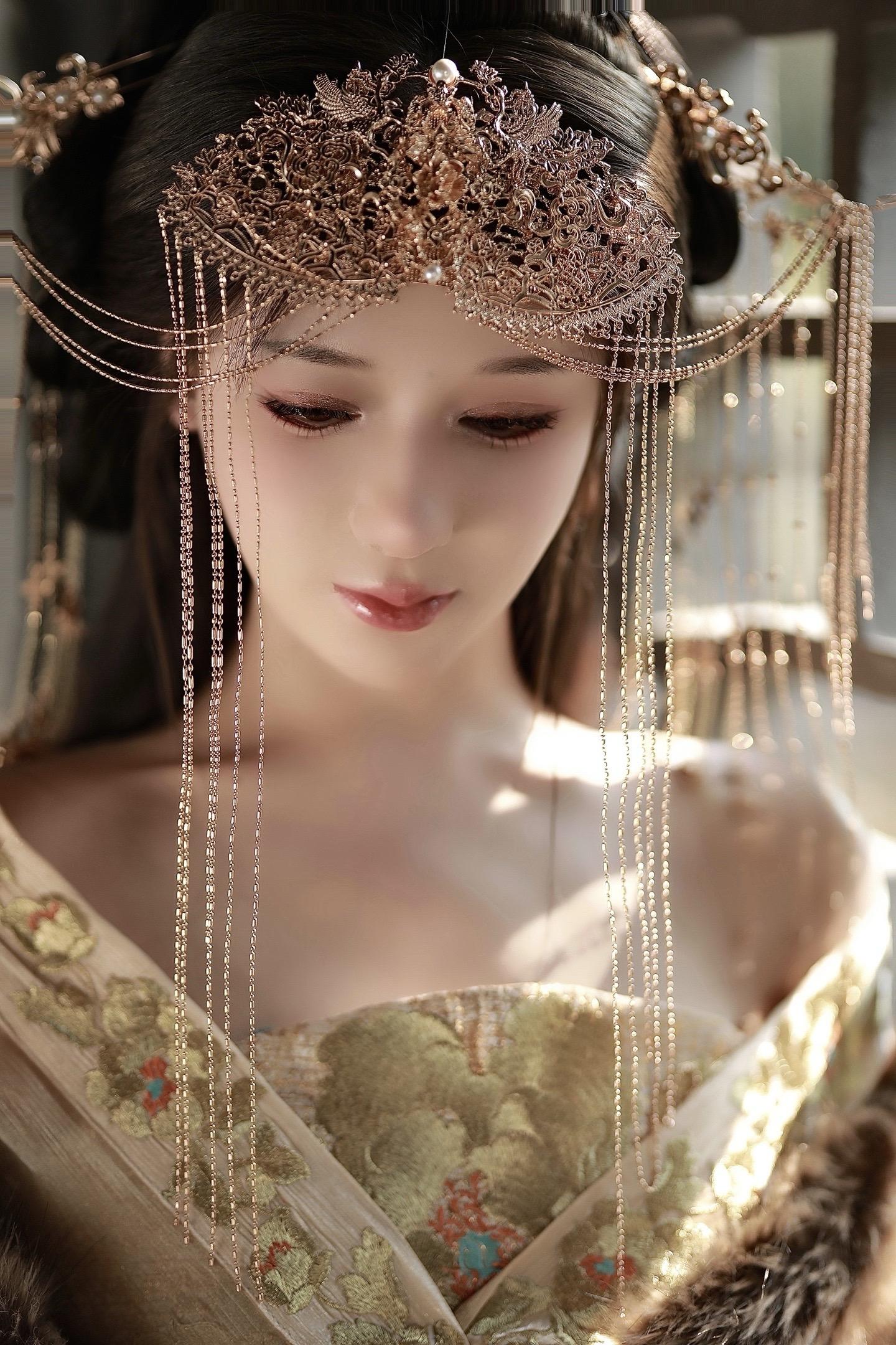 吾妻冰裳，多思善妒