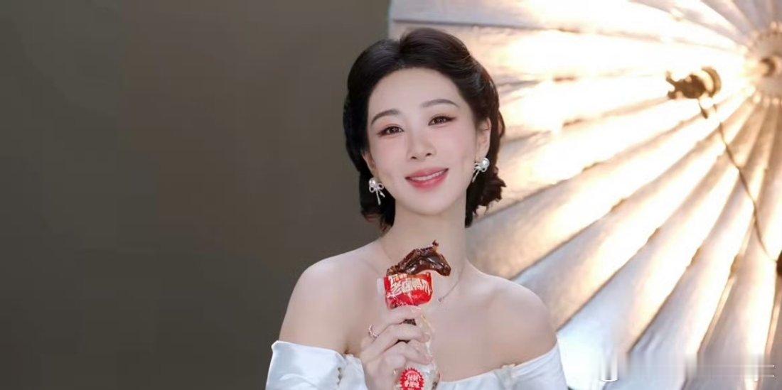 杨紫旺家福品牌全球代言人老卤就选旺家福家人们，看这个TVC我真的分裂了！👀一半