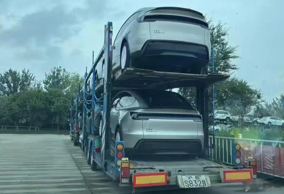 看起来跟普通版的Model Y没什么明显区别，估计外观上最大的不同就是长了一些吧