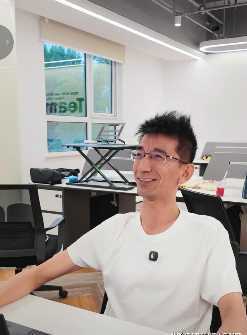 孙美丽在筹备创业，有粉丝劝她，别急着做大。
她回了一句：拿什么做大？
这话挺有意