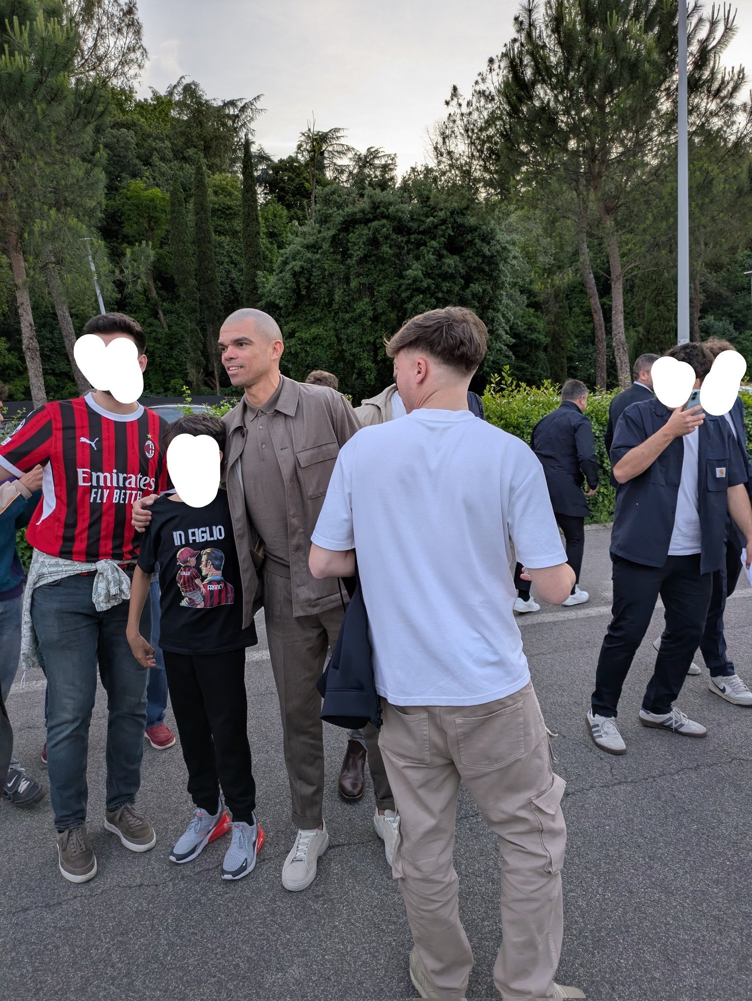 【👀】 “武僧”佩佩🇵🇹今天也来看意大利杯 决赛了。[喵喵] ​​​