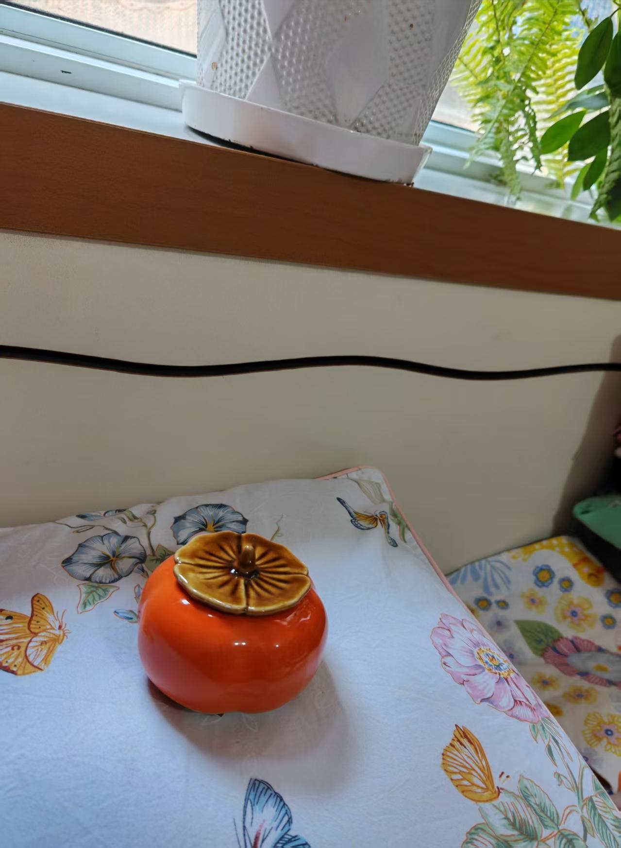 、清风卷叶落，落日染江魂，浅草没马蹄。咋样，有没有一句你相中的，最后配一张图我家