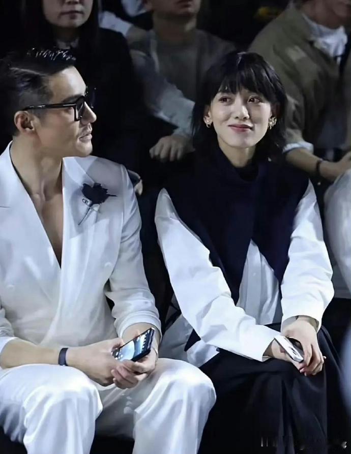 刘恺威新欢李晓峰，换发型后女人味十足，让人眼前一亮。 