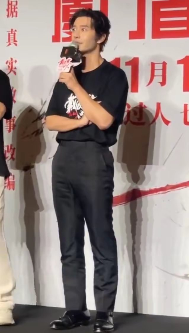 女友叶珂退网5天后，黄晓明哽咽鞠躬道歉：内心很难过，我现在非常需要大家的支持，一