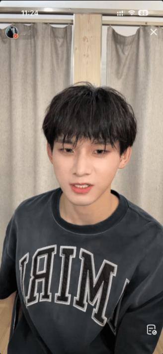 姚琛顶个樱桃小丸子头就来直播了小丸子琛顶着樱桃小丸子头就来直播了，太萌了🥺给粉