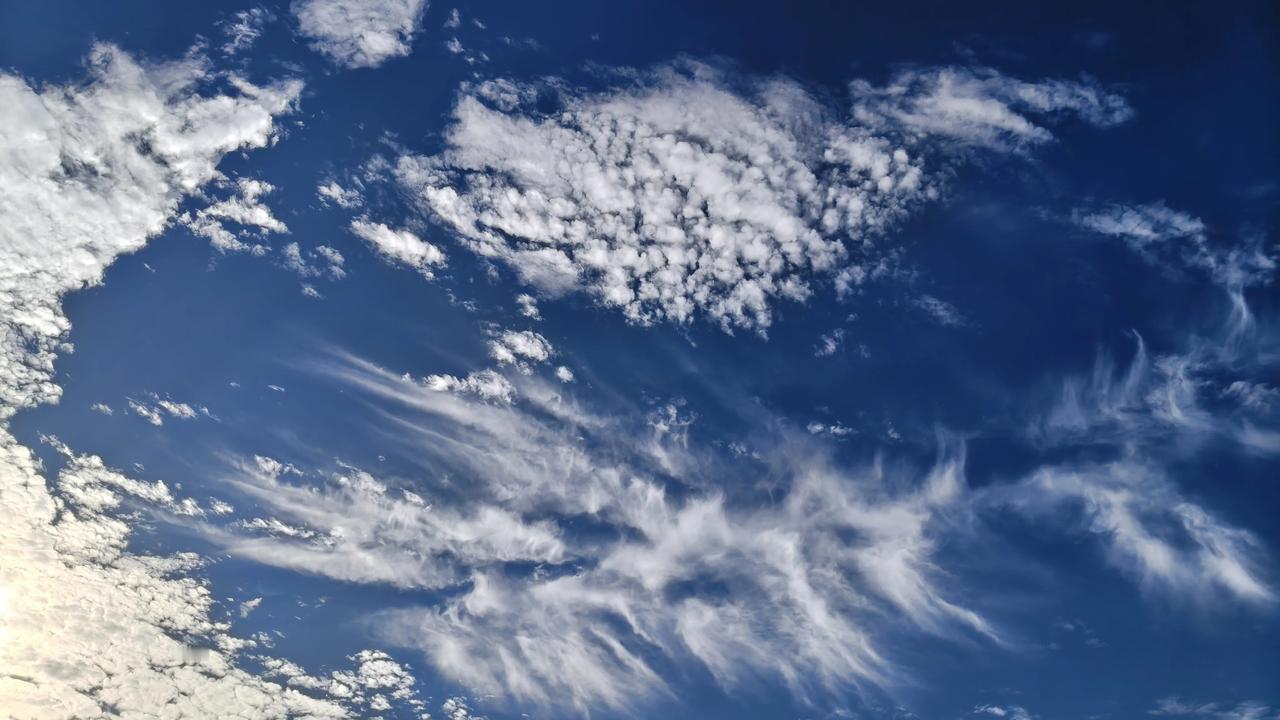 随手拍一张天空照清晨绝美天空，无需任何美颜滤镜，晒一下你的最美天空吧[耶]