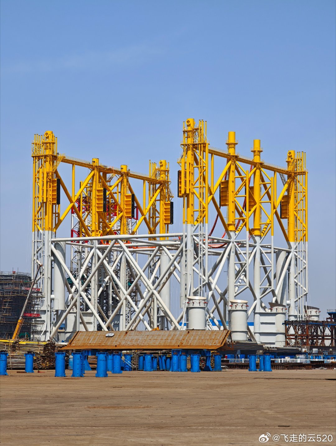 周末加班，干个大活上午准备差不多了下午运它不算太重，也就13000吨的铁家伙大国