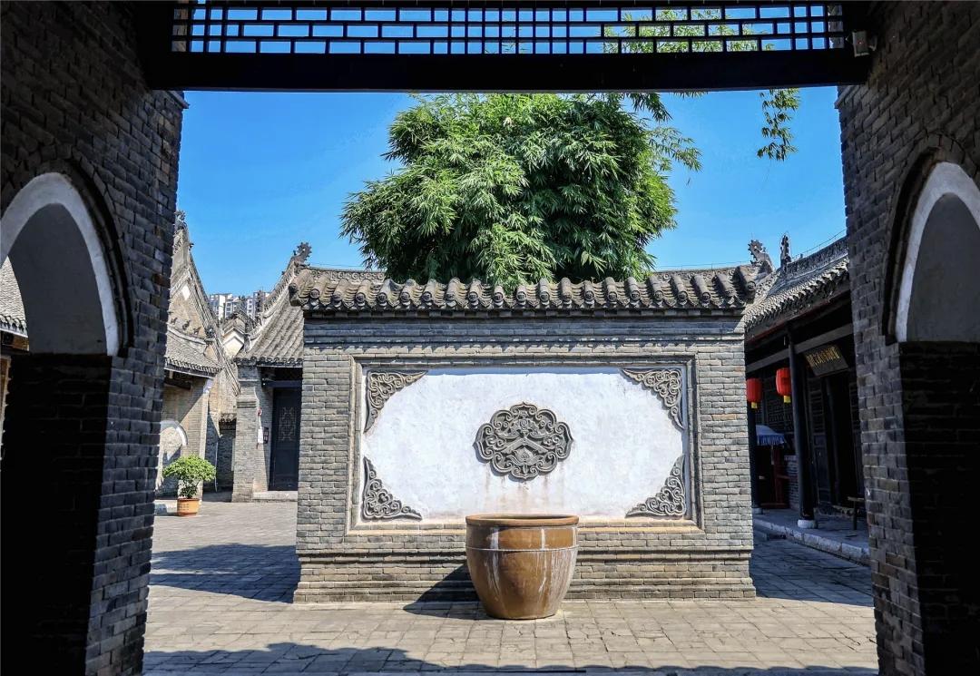 【守住他人的秘密，是成人最顶级的分寸与善良；生活中，每个人都有自己不可告人的秘密