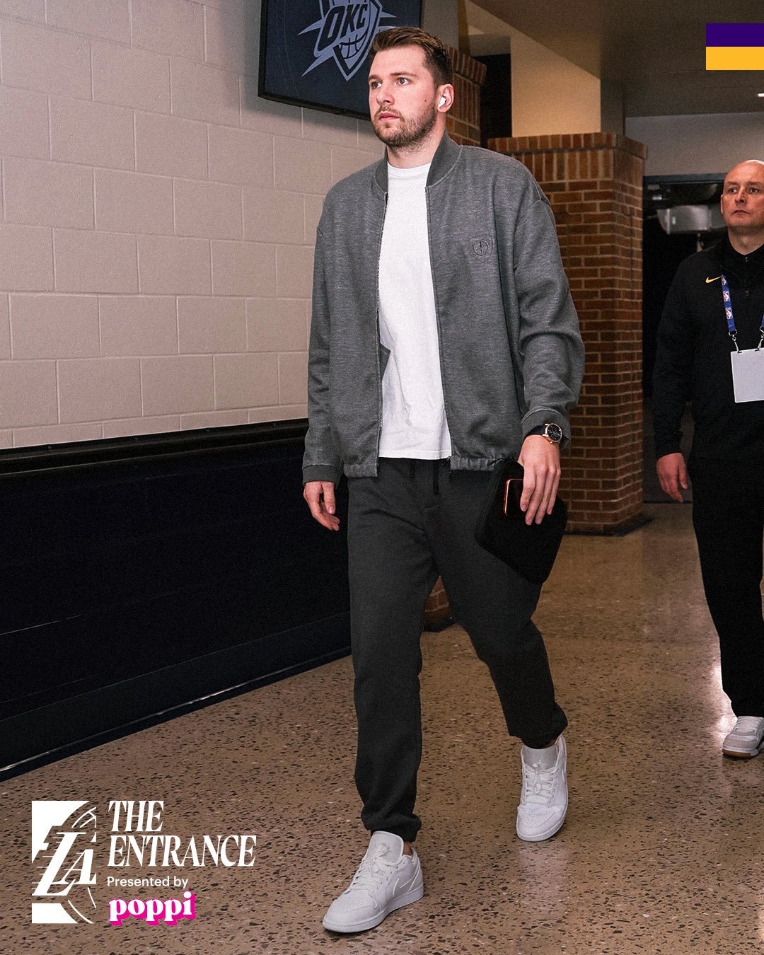 湖人球员今日穿搭，等会打雷霆加油啊