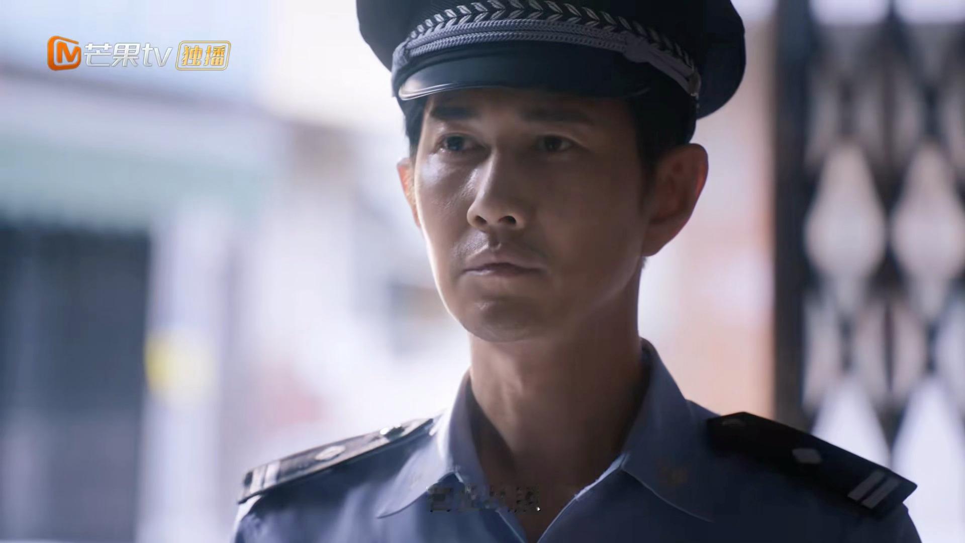 野狗骨头 总感觉这两个人眼神藏着什么。 