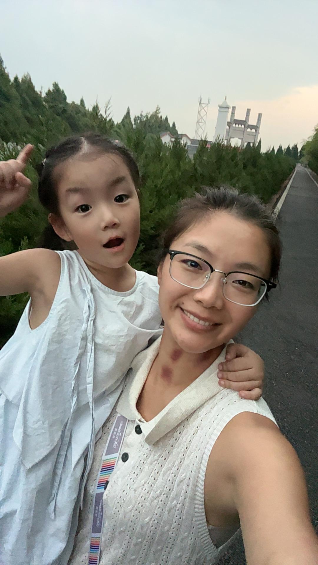 往后的日子，把重心收回到自己身上。婚姻还没有画上句号
但我的人生，准备重新开篇了