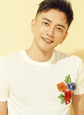 今晚颁布的第35届电视剧飞天奖，优秀男演员奖是王仁君，因为出演电视剧《浴血荣光》