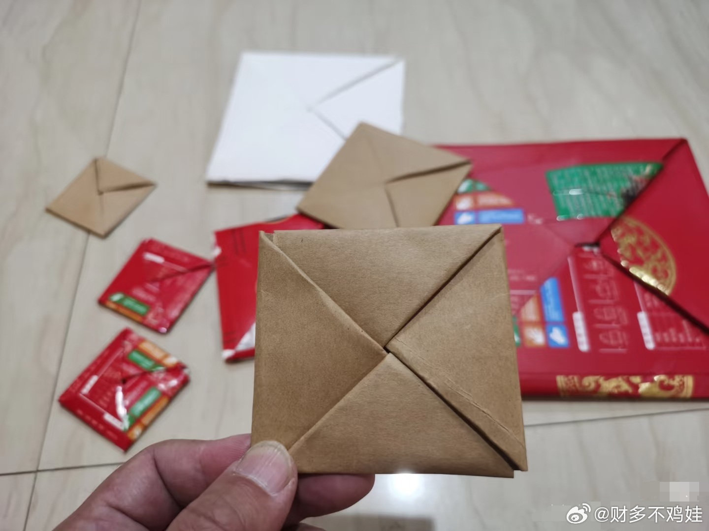 【童言童语】小娃现在说话没轻没重，经常整得我们哭笑不得举例1️⃣小娃换了幼儿园，