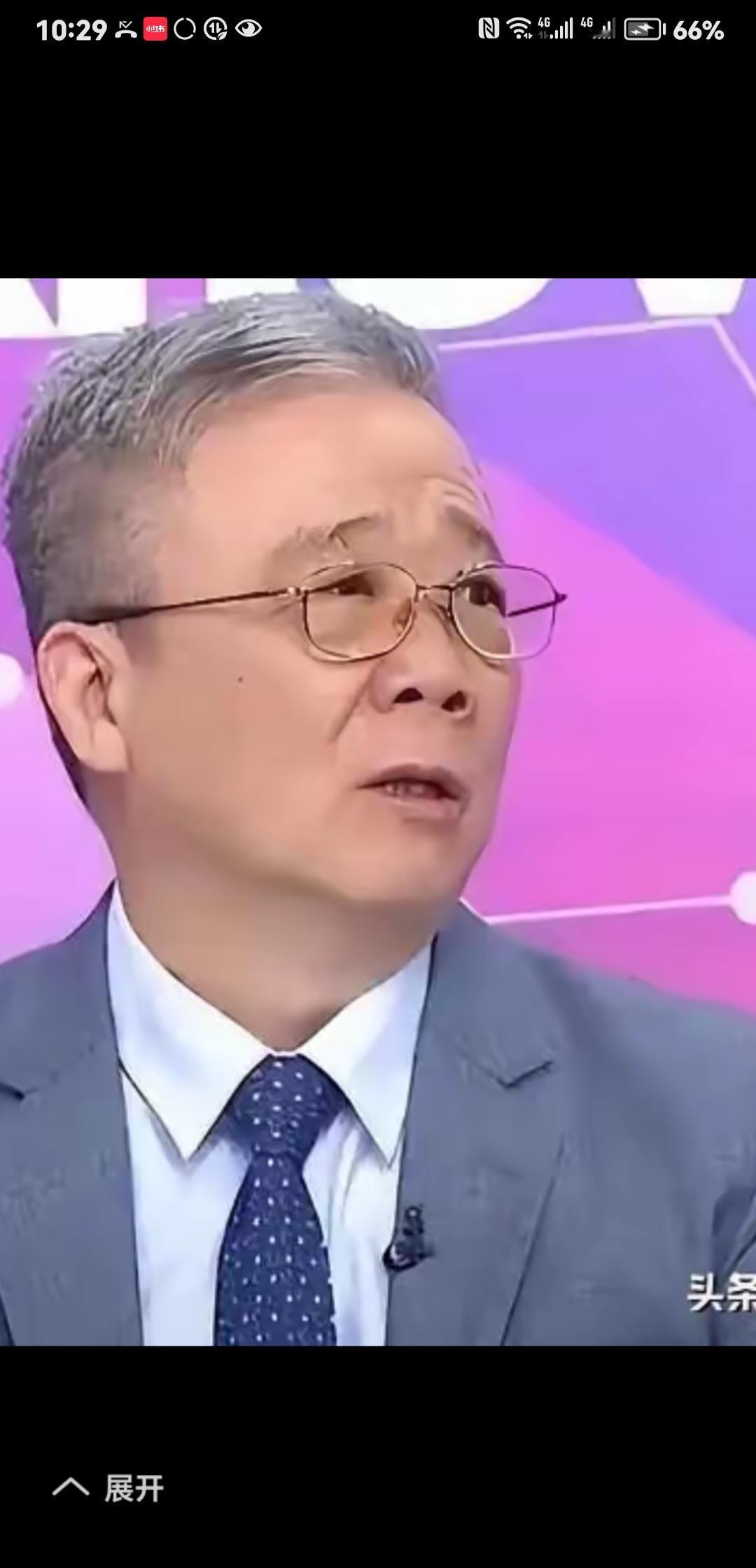 黄复兴党刚吃几顿饱饭就有两个人乍呼起来了。一个是栗正杰，另一个是李永萍。国民党在