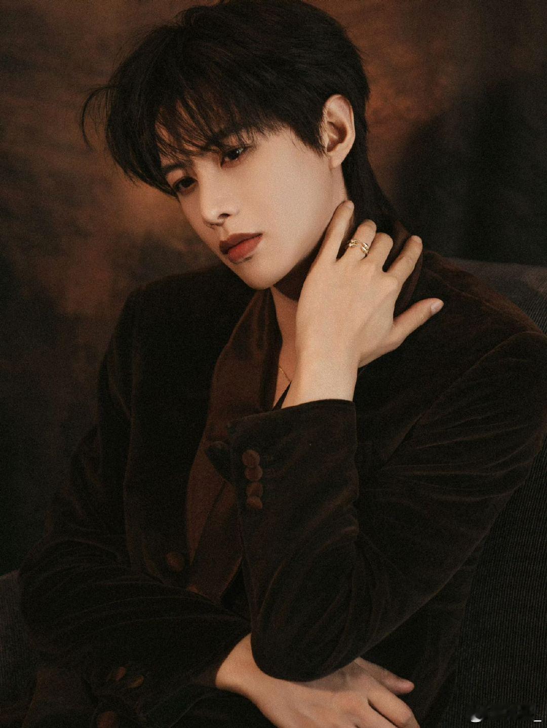 何健麒公开无犯罪记录证明 一纸证明击碎所有不实言论，何健麒维权超给力！网络绝非法