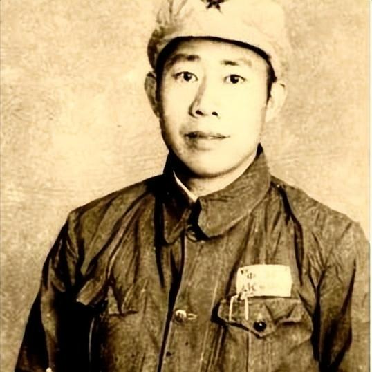 1950年朝鲜战场，一位副政委率领三百名战士突袭志愿军军火库，副司令员洪学智闻讯