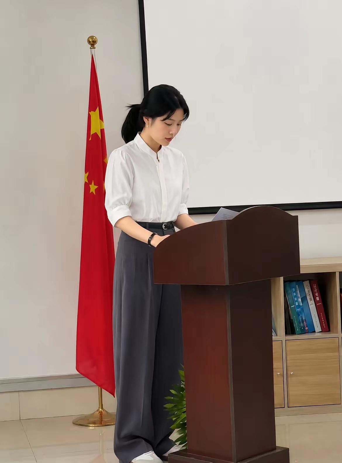 突然发现一个现象
人的风格、气质和气场是可以随着工作环境的改变发生改变的…
曾经